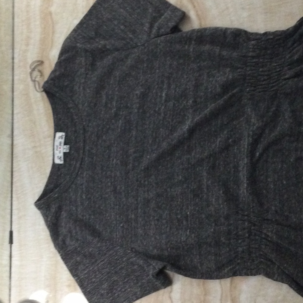Gray cinch waisted t shirt